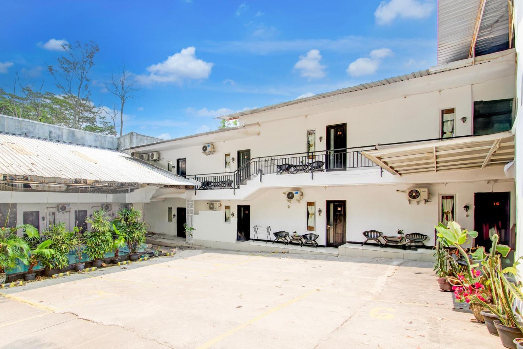 Oyo 409 Pondok Helomi Kalasan Exterior photo